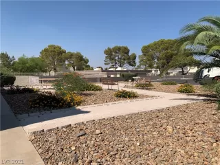 Photo #5: 2346622 Listing 