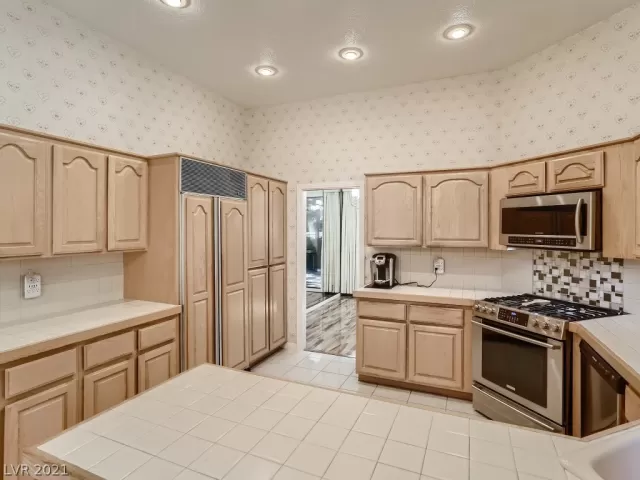 MLS: 2346644 Condo For Sale