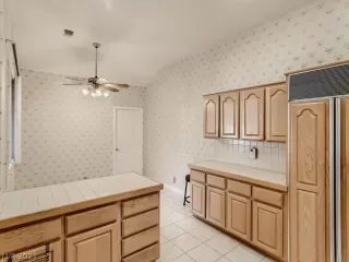 Photo #2: 2346644 Listing 