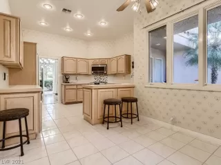 Photo #3: 2346644 Listing 