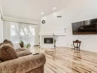 Photo #6: 2346644 Listing 