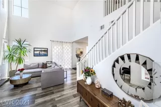 Photo #2: 2346648 Listing 