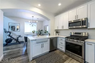 Photo #4: 2346648 Listing 