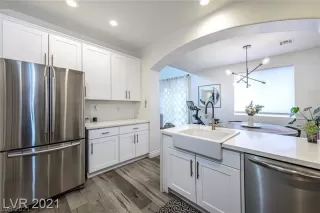 Photo #5: 2346648 Listing 