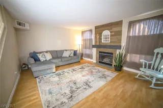 Photo #2: 2346653 Listing 