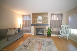 Photo #3: 2346653 Listing 