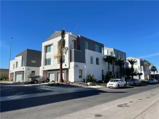 Photo #1: 2346669 Listing