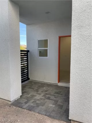 Photo #3: 2346669 Listing