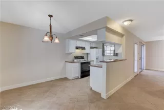 Photo #5: 2346694 Listing 