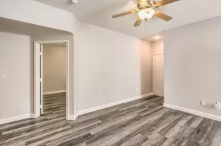 Photo #6: 2346719 Listing 