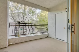 Photo #3: 2346736 Listing