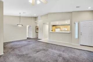 Photo #4: 2346736 Listing