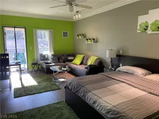 Photo #5: 2346748 Listing