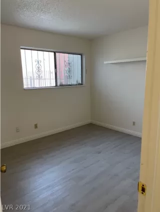 Photo #5: 2346766 Listing 