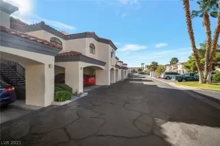 Photo #4: 2346818 Listing