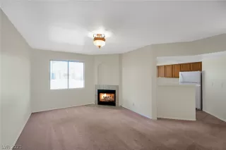 Photo #6: 2346818 Listing