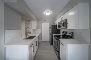 Photo #2: 2346844 Listing