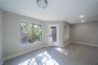 Photo #5: 2346844 Listing