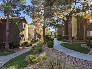 Photo #2: 2346854 Listing