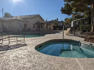 Photo #4: 2346854 Listing