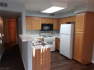 Photo #4: 2346858 Listing 