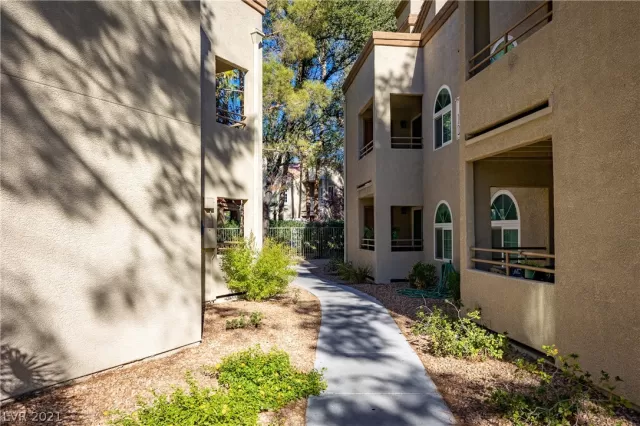 MLS: 2346875 Condo For Sale