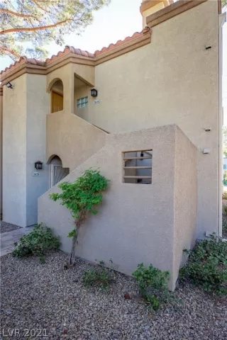 Photo #1: 2346875 Listing