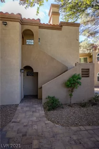 Photo #2: 2346875 Listing