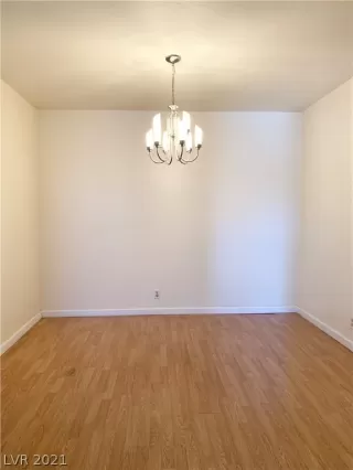 Photo #3: 2346914 Listing