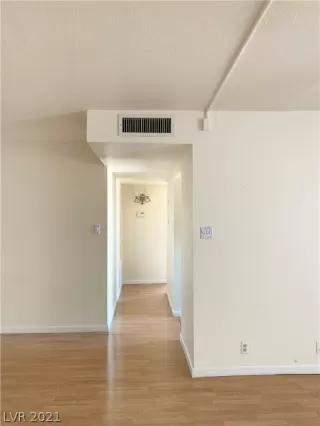 Photo #6: 2346914 Listing