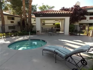 Photo #2: 2346931 Listing 