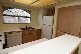 Photo #6: 2346931 Listing 