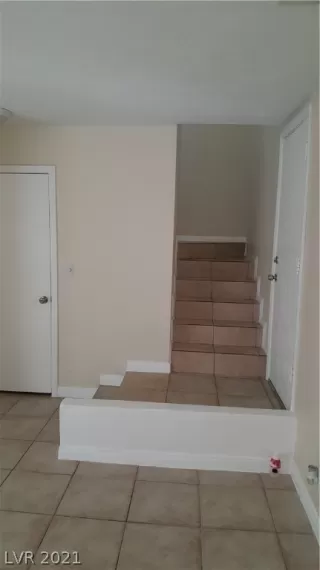 Photo #4: 2346958 Listing