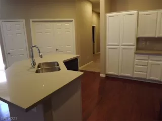 Photo #1: 2346965 Listing 