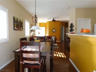 Photo #3: 2346966 Listing