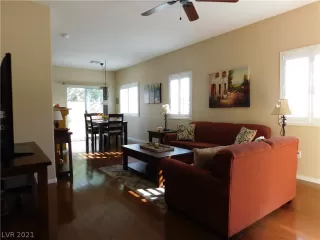 Photo #5: 2346966 Listing