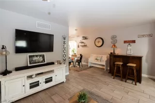 Photo #5: 2346969 Listing