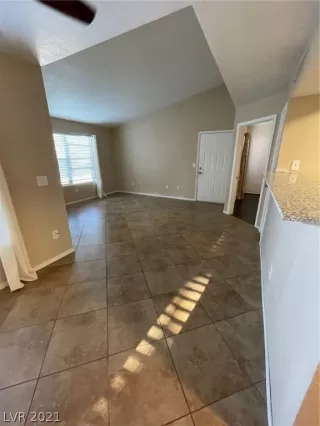 Photo #3: 2346973 Listing 