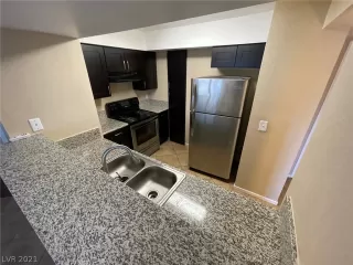 Photo #5: 2346973 Listing 