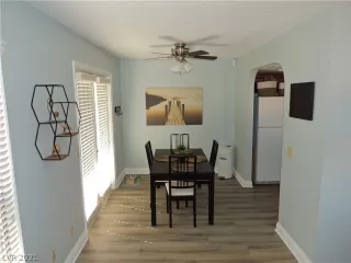 Photo #4: 2347007 Listing