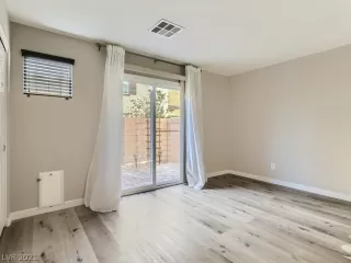 Photo #3: 2347042 Listing 