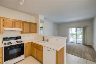 Photo #5: 2347050 Listing 