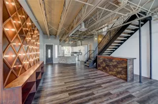 Photo #1: 2347071 Listing 