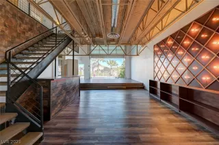 Photo #2: 2347071 Listing 