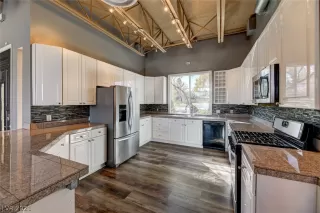 Photo #3: 2347071 Listing 