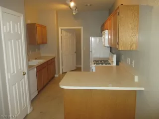 Photo #6: 2347105 Listing 