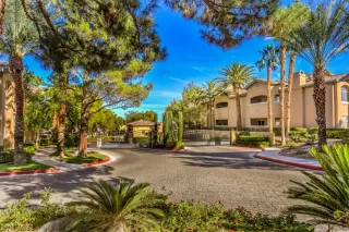 Photo #1: 2347128 Listing