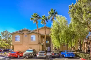 Photo #3: 2347128 Listing