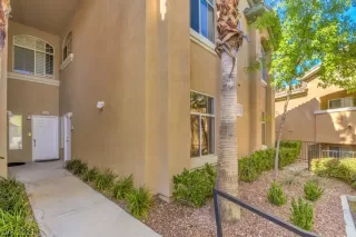 Photo #4: 2347128 Listing