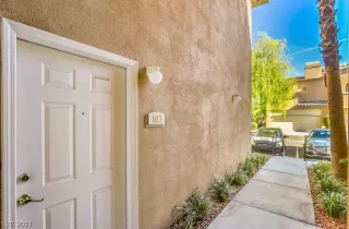 Photo #5: 2347128 Listing